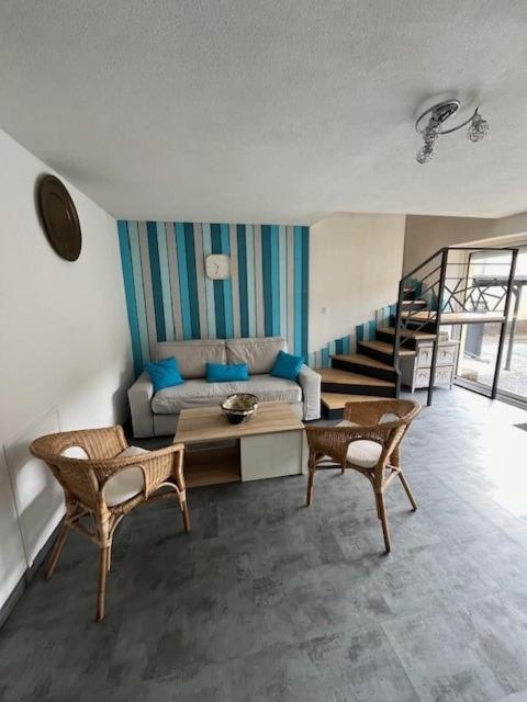 Jolie Maison De Campagne, Compostelle Holiday home Soleymieux
