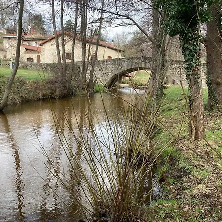 Jolie Maison De Campagne, Compostelle Soleymieux Exterior photo